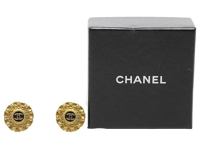 Orecchini a clip rotondi in resina placcata oro Chanel Gold CC - vista 4