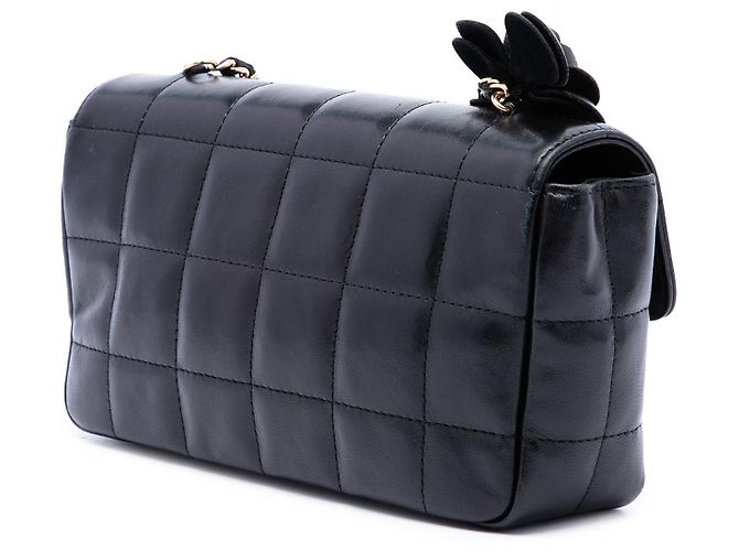 Chanel Mini CC Chocolate Bar in pelle di agnello nera con camelia e patta - vista 2