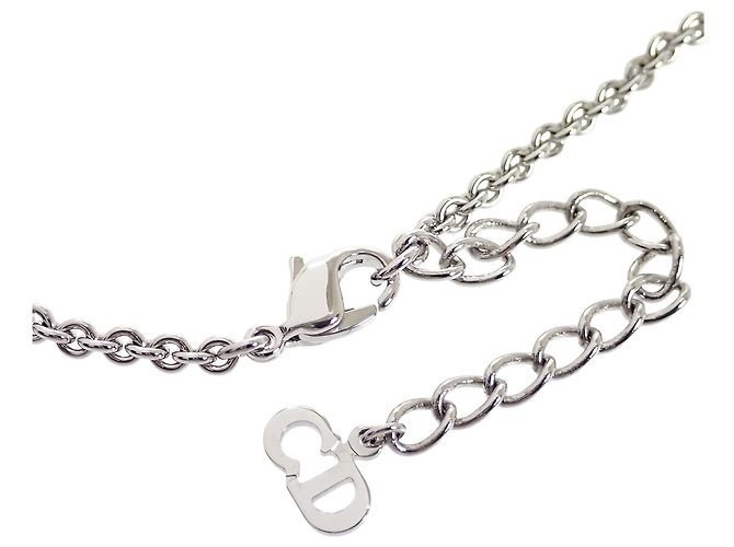 Dior Halskette mit hängenden Buchstaben-Anhänger, Silber-Finish - Ansicht 11