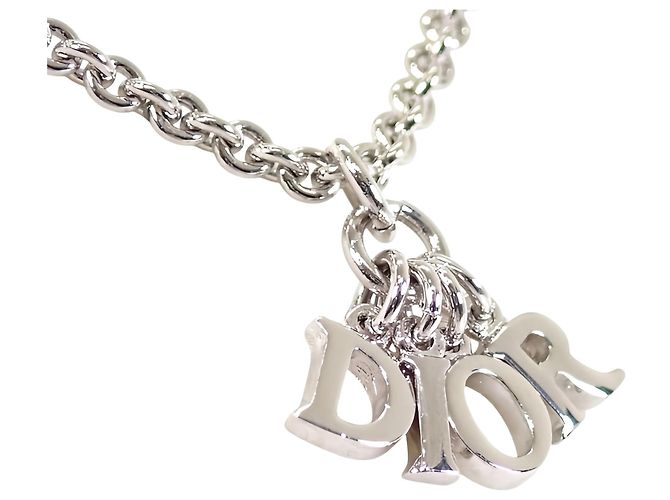 Dior Halskette mit hängenden Buchstaben-Anhänger, Silber-Finish - Ansicht 9