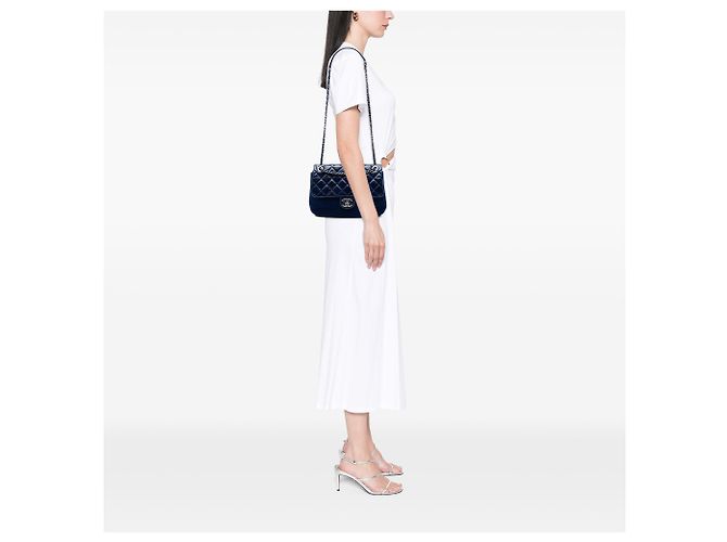 Bolsa Tiracolo Chanel Blue CC em pele de cordeiro acolchoada e lã - vista 5