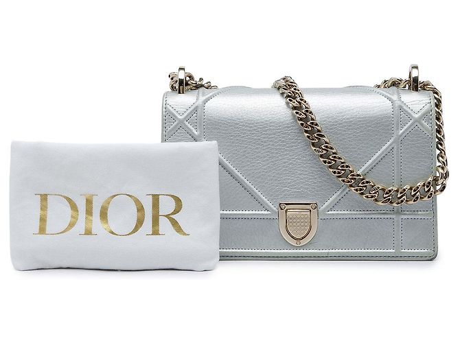 Dior Silver Small Metallic Grained Calfskin Diorama Flap - vista 6