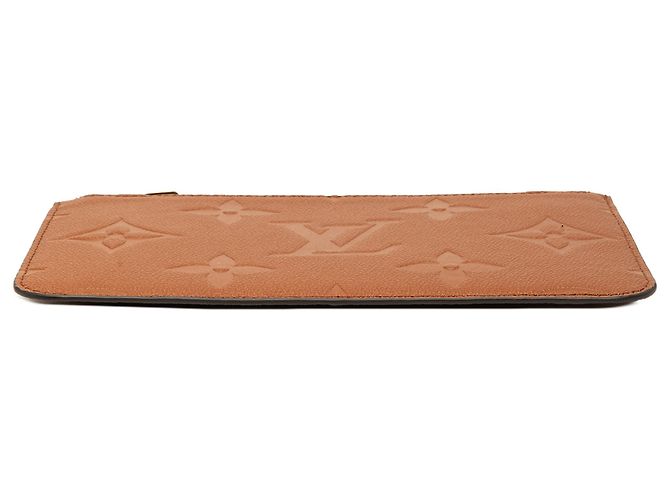 Pouch Louis Vuitton Brown Monogram Giant Empreinte Neverfull MM - vista 3