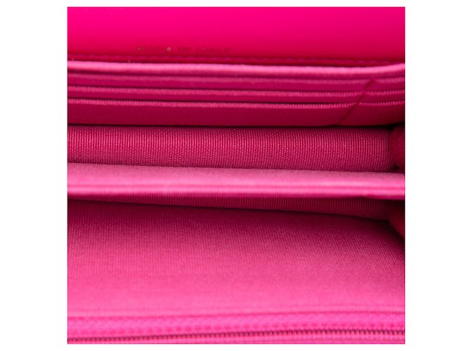 Chanel Mini Quilted Aged Calfskin Reissue 2.55 Wallet on Chain Rosa - vista 4