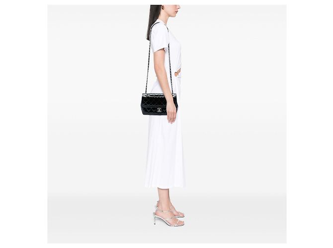 Chanel Black Medium Patent Coco Shine Flap - vista 5