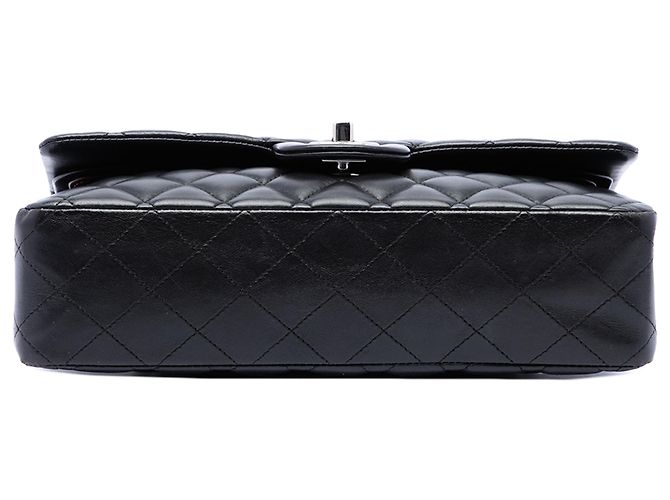 Chanel Black Medium Classic Lambskin Double Flap - vista 3
