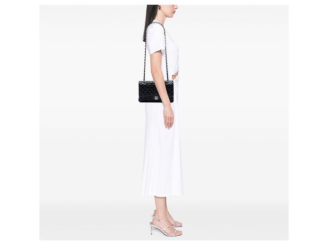 Chanel Black Medium Classic Lambskin Double Flap - vista 6