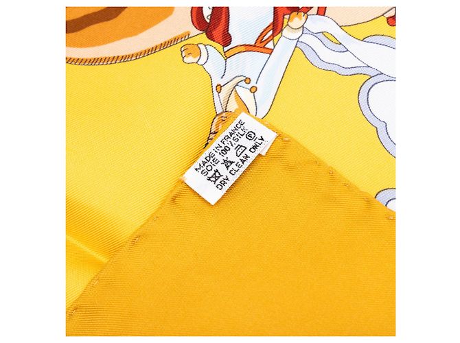 Pañuelo de seda Hermès Yellow Heavenly Horses 90 - vista 4