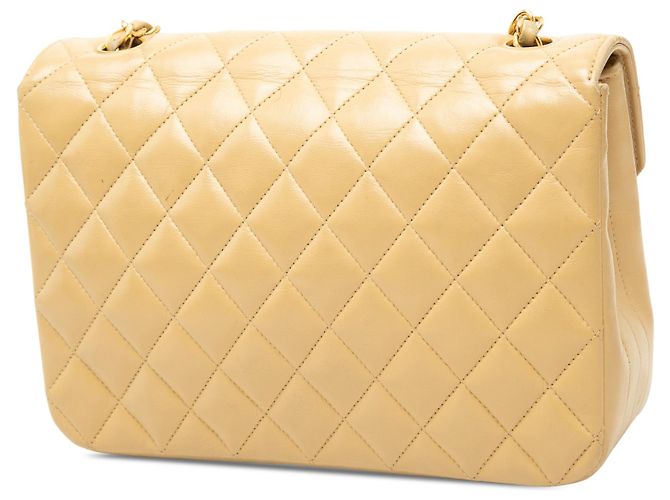 Chanel Beige CC Quilted Lambskin Round Flap - vista 2