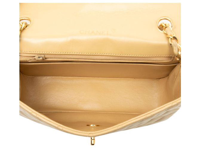 Chanel Beige CC Quilted Lambskin Round Flap - vista 4