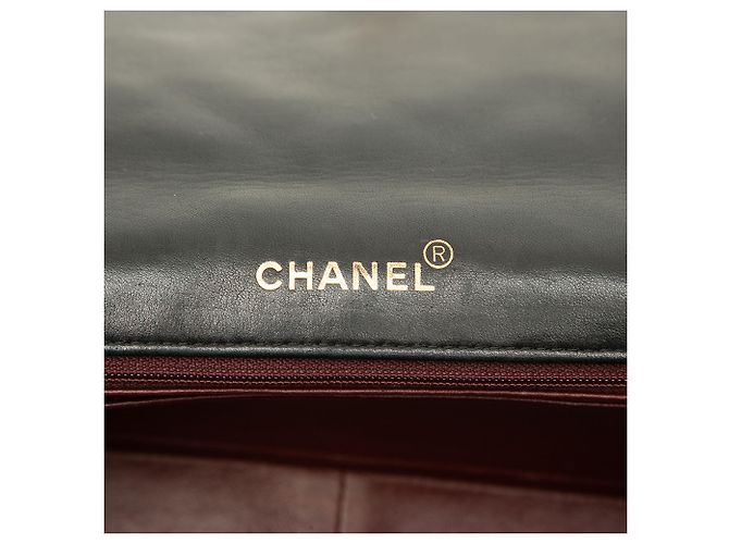 Chanel Black Medium Lambskin Diana Flap - Ansicht 5