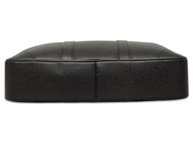 Louis Vuitton Black Taiga Porte Documents Voyage - vista 3