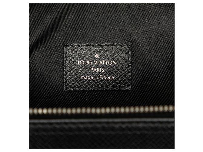 Louis Vuitton Black Taiga Porte Documents Voyage - vista 5
