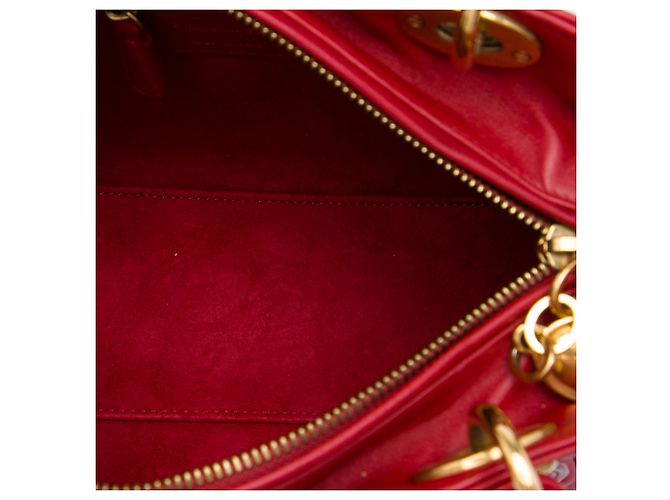 Dior Red Medium Lambskin Cannage Studded Supple Lady Dior - vista 4