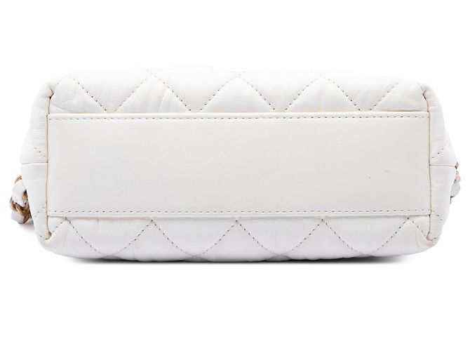 Chanel Borsa Hobo in pelle di agnello matelassé bianca CC - vista 3