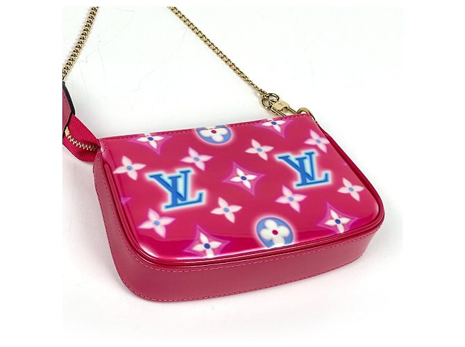 Louis Vuitton Mini Pochette Accessoires in Fuchsia - vista 2