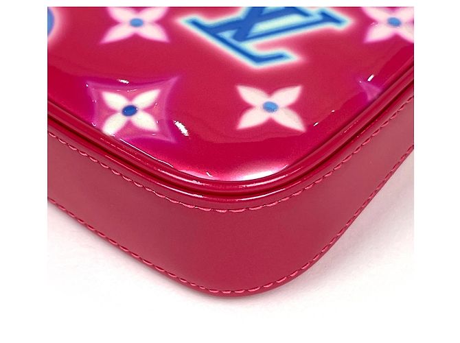 Louis Vuitton Mini Pochette Accessoires in Fuchsia - vista 3