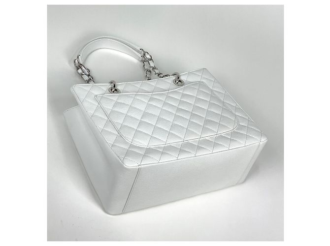 Borsa Tote Chanel in pelle di vitello martellata bianca - vista 2