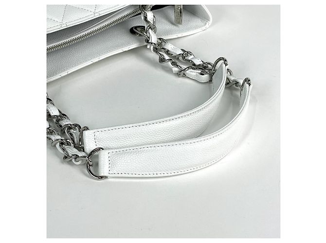 Borsa Tote Chanel in pelle di vitello martellata bianca - vista 6