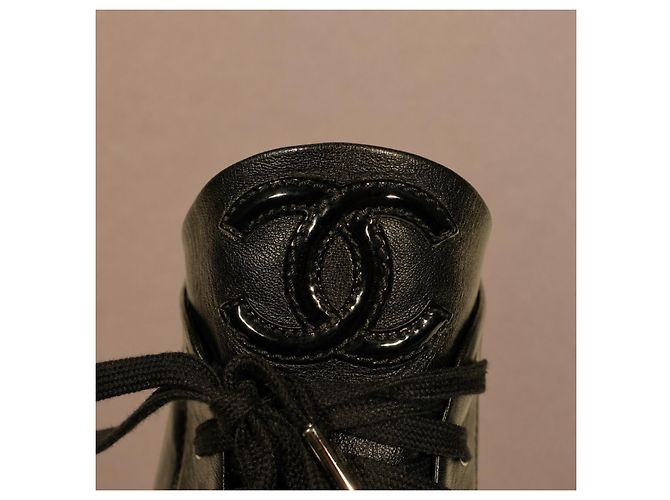 Chanel Sneakers in pelle nera e vernice - vista 14