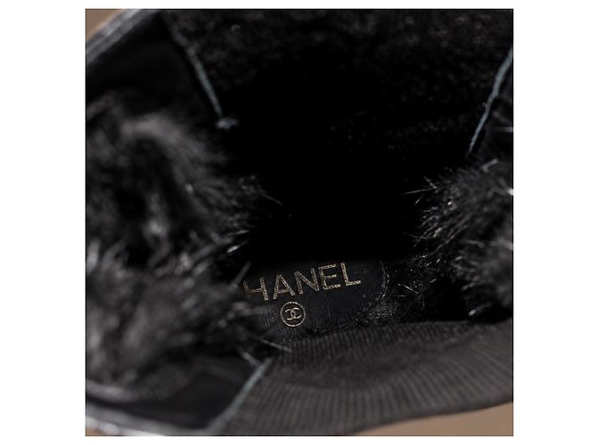 Botines Chanel Runway de piel negra - vista 17