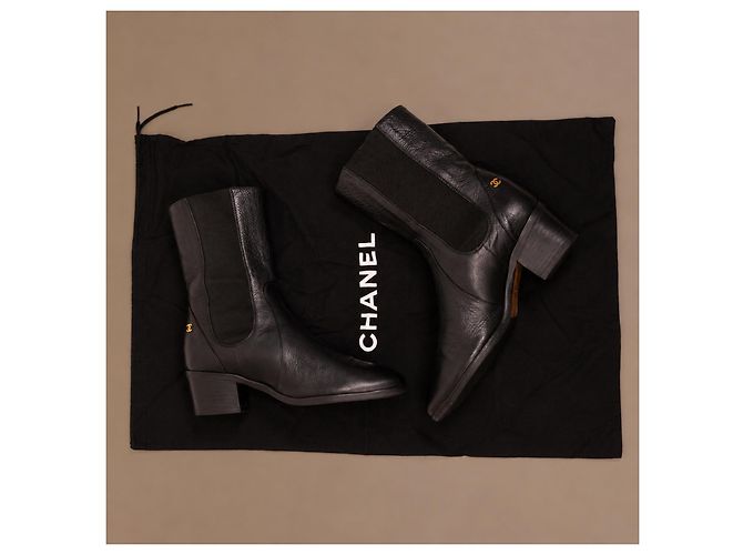 Botines Chanel Runway de piel negra - vista 20