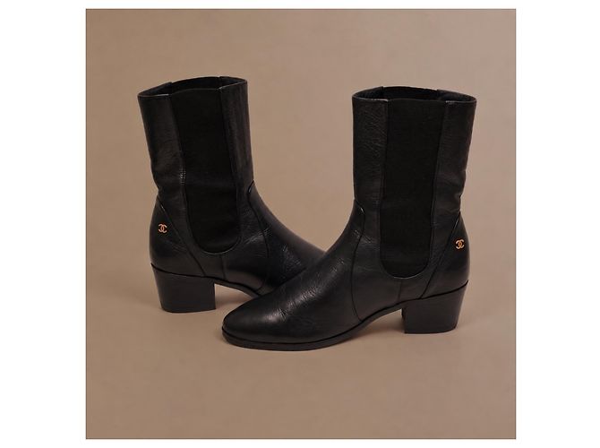Botines Chanel Runway de piel negra - vista 3