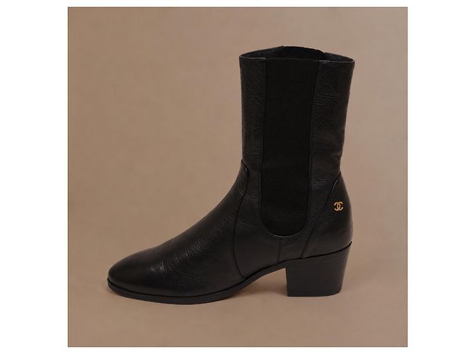 Botines Chanel Runway de piel negra - vista 5