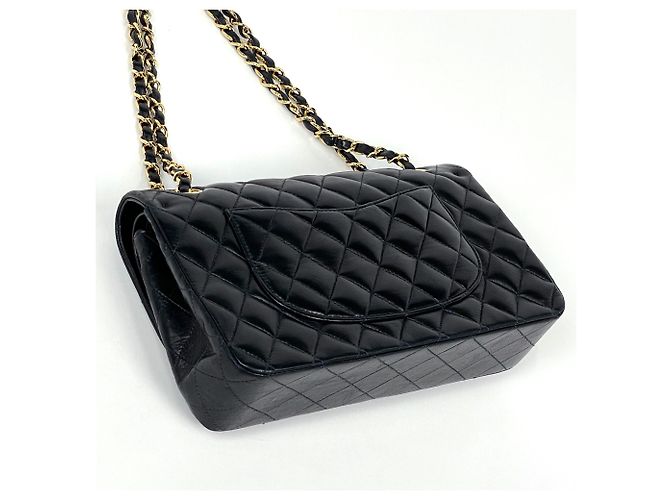 Borsa a tracolla Chanel Matelassé in pelle nera - vista 2