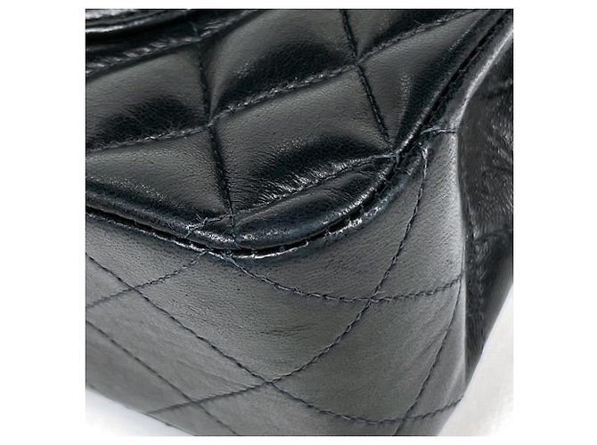 Borsa a tracolla Chanel Matelassé in pelle nera - vista 3