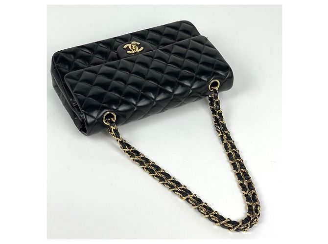 Borsa a tracolla Chanel Matelassé in pelle nera - vista 6