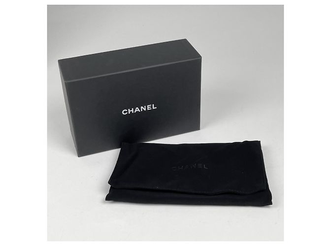 Borsa a tracolla Chanel Matelassé in Gray - vista 9