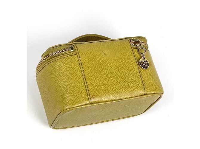 Chanel Vanity Pouch aus gelbem genarbtem Kalbsleder - Ansicht 2