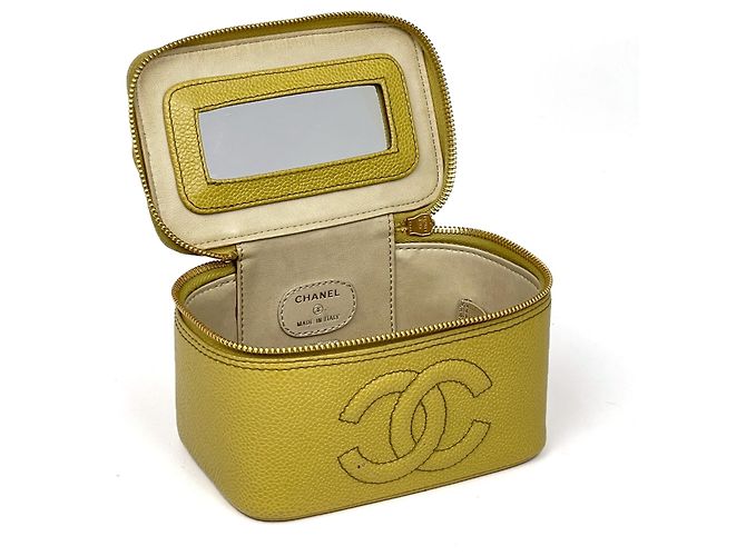 Chanel Vanity Pouch aus gelbem genarbtem Kalbsleder - Ansicht 7