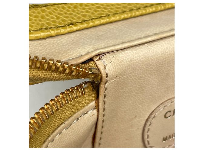 Chanel Vanity Pouch aus gelbem genarbtem Kalbsleder - Ansicht 8