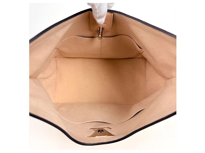 Louis Vuitton Lockme Hobo Schultertasche - Ansicht 10