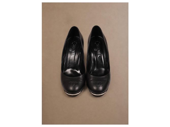 Chanel Schwarze Leder-Pumps - Ansicht 3