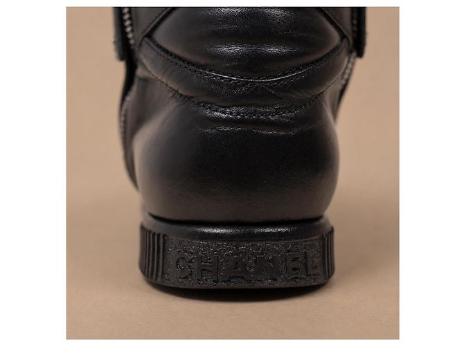 Chanel Sneakers Alte in Pelle Matelassé Nera - vista 11