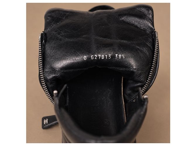 Chanel Sneakers Alte in Pelle Matelassé Nera - vista 12