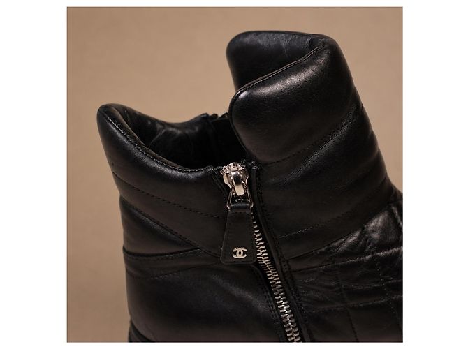 Chanel Sneakers Alte in Pelle Matelassé Nera - vista 13