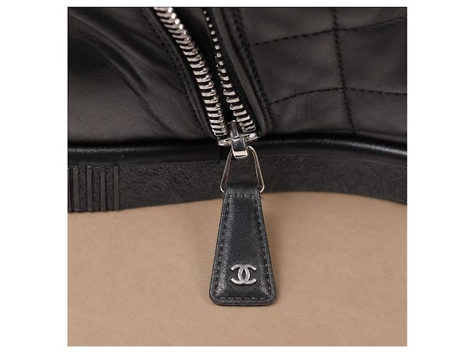 Chanel Sneakers Alte in Pelle Matelassé Nera - vista 7