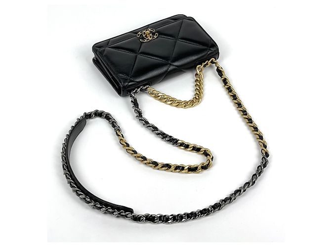 Chanel Schultertasche aus schwarzem Leder - Ansicht 5