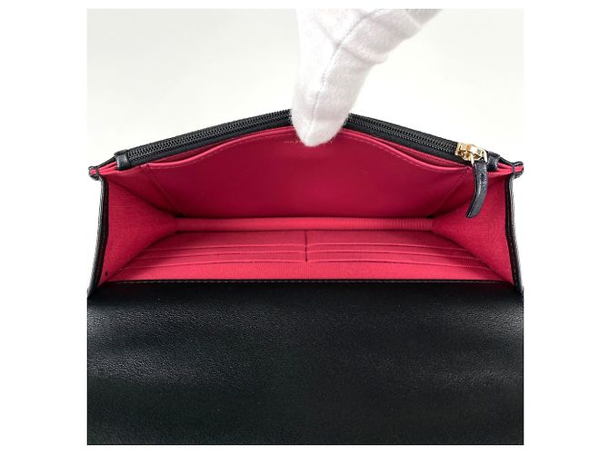 Chanel Schultertasche aus schwarzem Leder - Ansicht 7