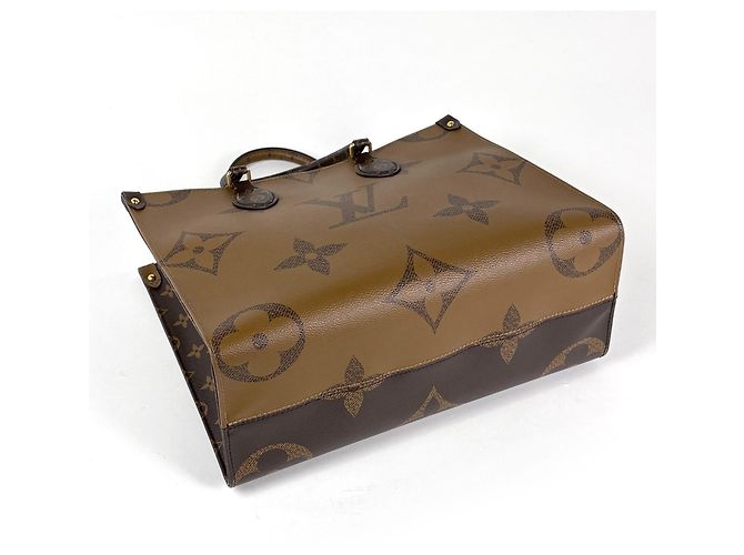 Bolso Tote 2-Way Louis Vuitton OnTheGo MM - vista 2