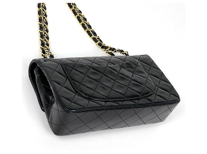 Bolsa de ombro Chanel Matelassé em couro preto - vista 2