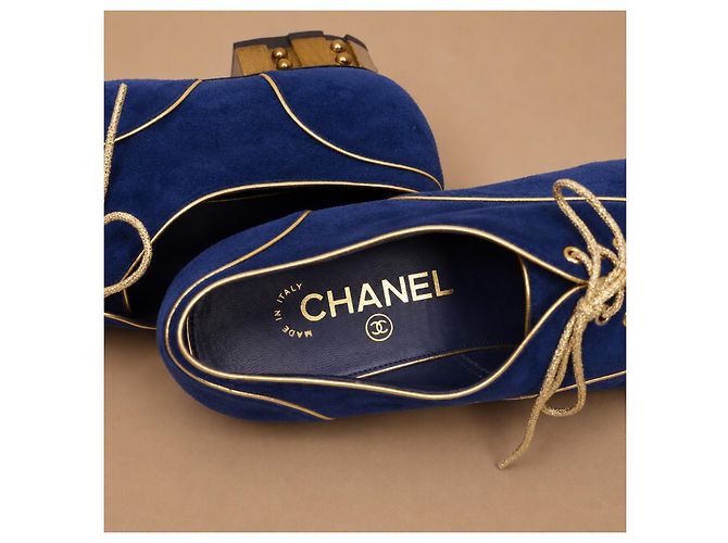 Chanel Scarpe stringate camoscio blu e oro - vista 13