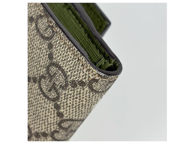Cartera bi-fold Gucci en beige y verde - vista 3