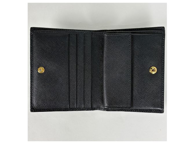 Prada Bi-Fold Geldbörse aus schwarzem Saffiano-Leder - Ansicht 7