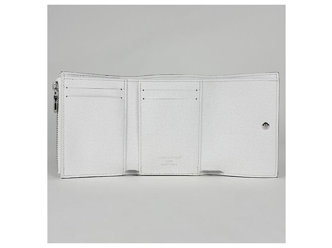 Louis Vuitton Victor Tri-fold Wallet - view 7