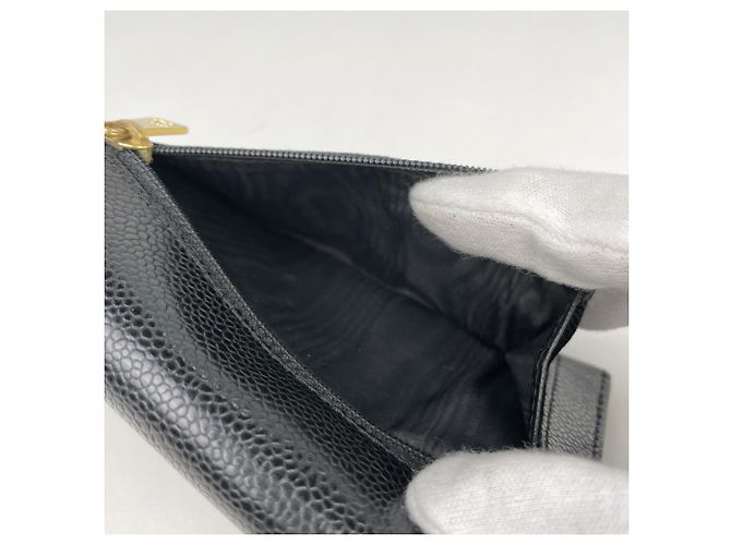 Portafoglio tri-fold Chanel in pelle di vitello granulata nera - vista 4
